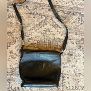 Fendi Elegant Black Leather Women’s Crossbody Bag